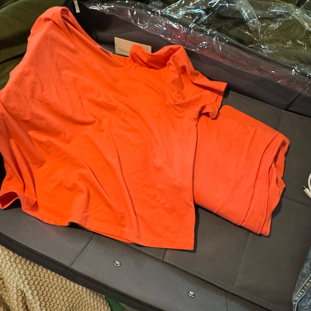 Top and leggings set - Picture 7 of 8